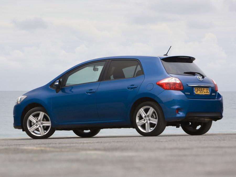  Toyota Auris 5-Door 2010 года  (UK) (фото 16 из 59)